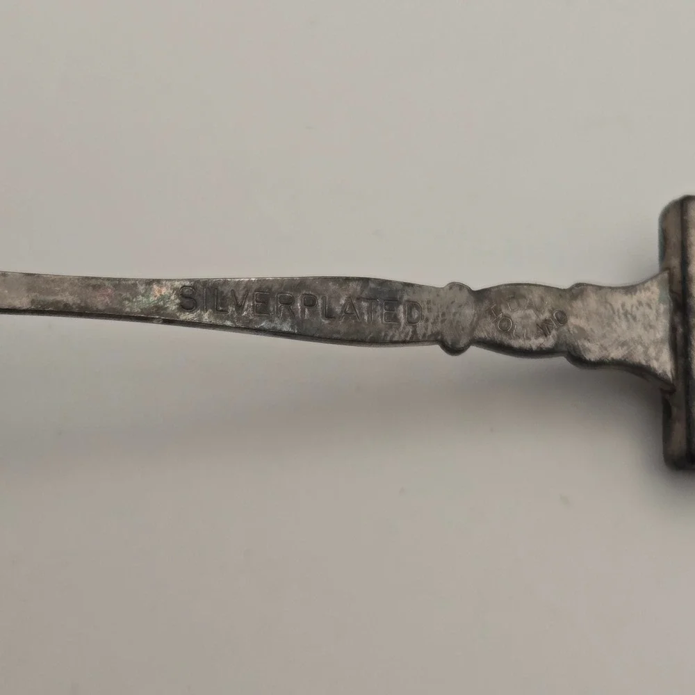 Knott's Berry Farm Vintage Silver Plated Stagecoach Souvenir Spoon Holland Case‎
